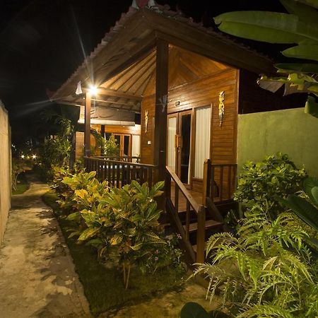 Amora Hut'S Lembongan Eksteriør billede